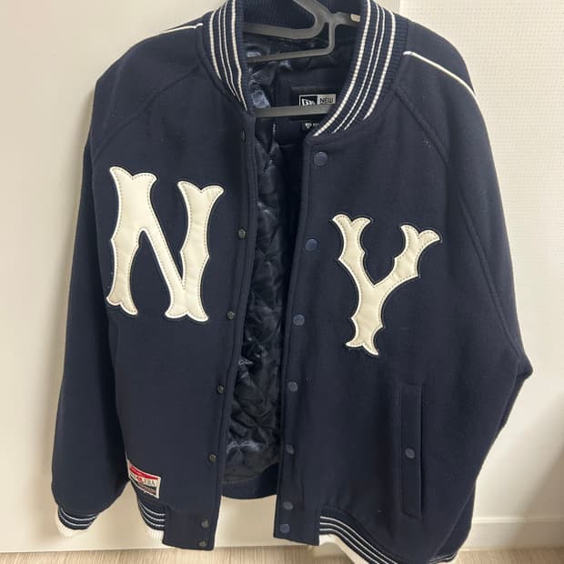 뉴에라 바시티 M