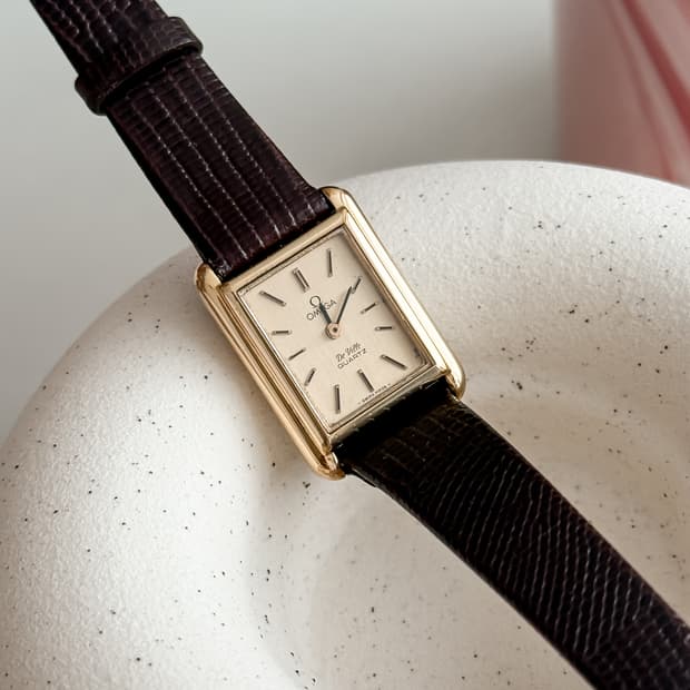 오메가 드빌 스퀘어 골드 시계