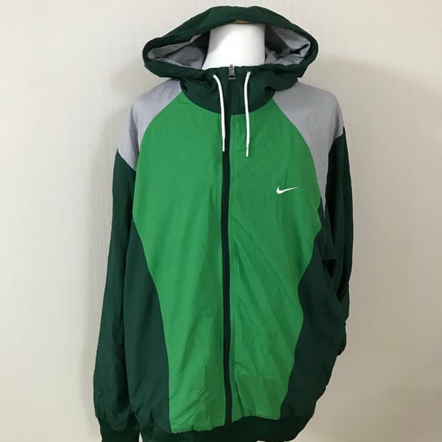 나이키 그린 배색 바람막이
