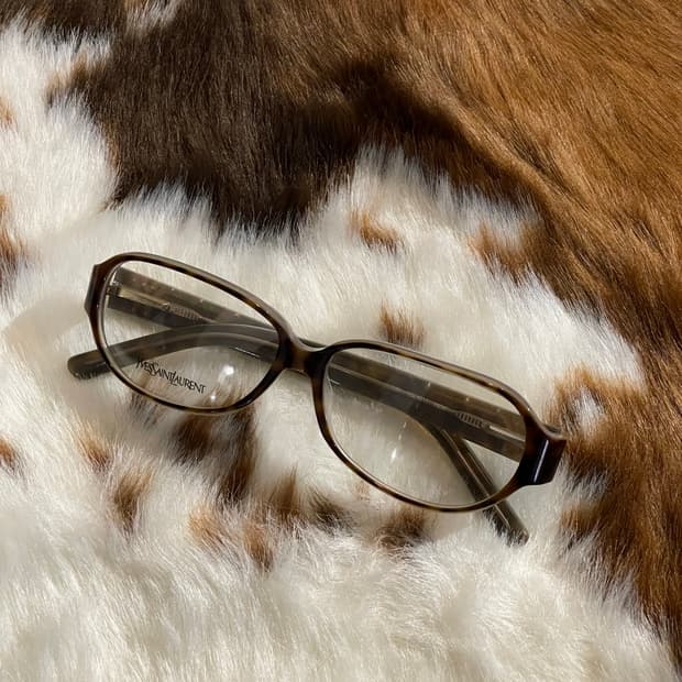 입생로랑 브라운 안경