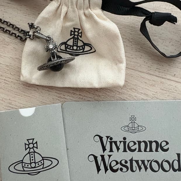 비비안 웨스트우드 블랙 ORB 팬던트 목걸이(풀박)