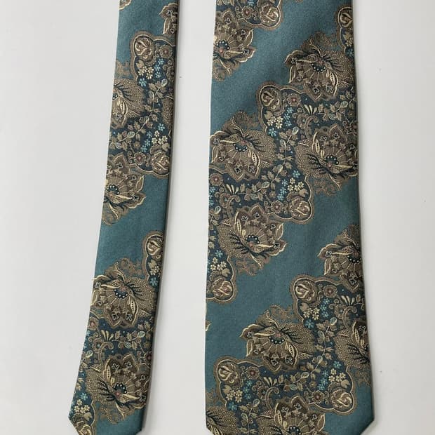 입생로랑 넥타이