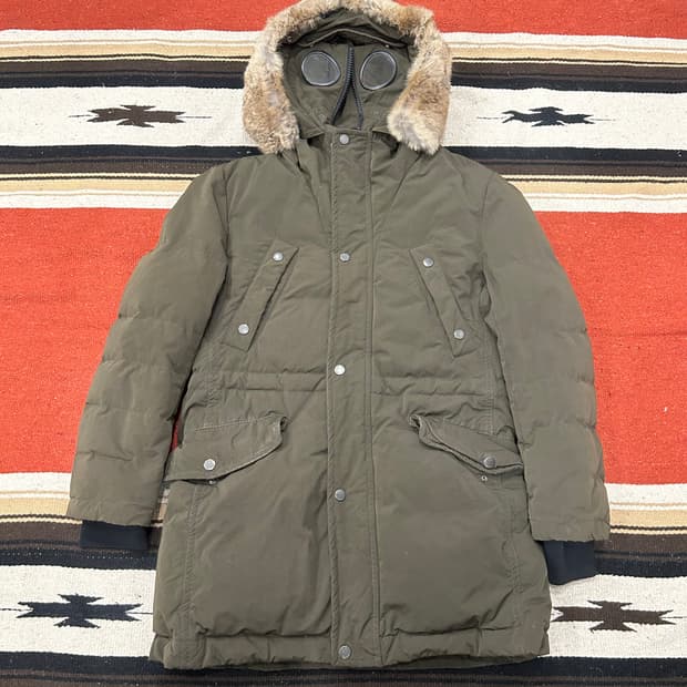 Cp컴퍼니 고글 덕다운 패딩자켓