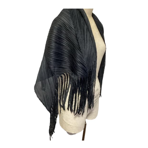 이세이 미야케 플리츠 플리즈 스톨 머플러