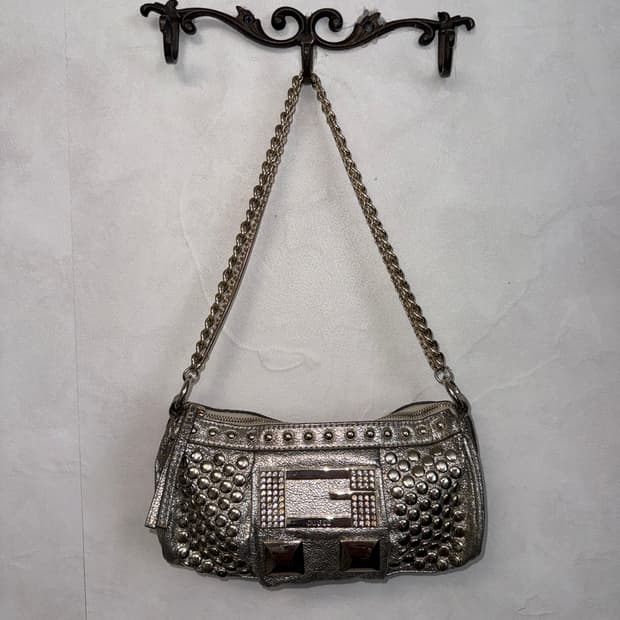Guess silver stud triple chain 숄더백 