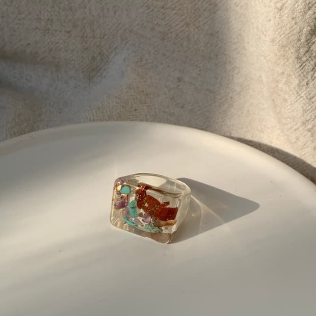 Square translucent ring