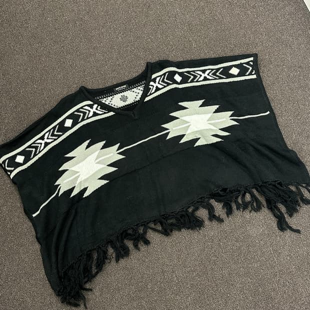 OS)Body Jeine 빈티지 여성 노르딕 패턴 케이프 스웨터