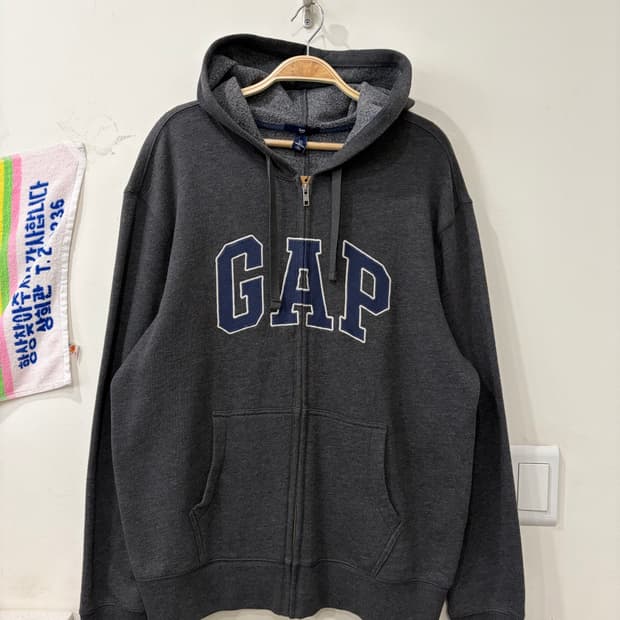 536. 갭 후드집업