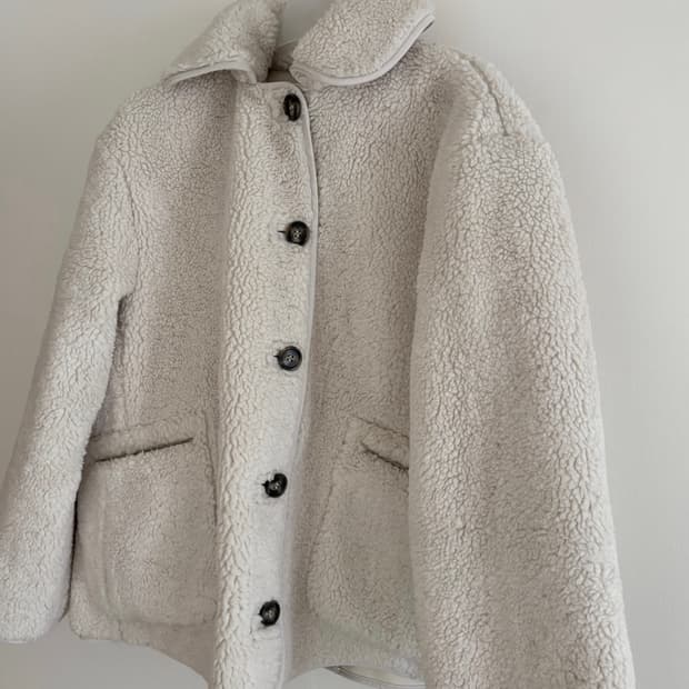 코스 시어링 자켓 아이보리 미착용