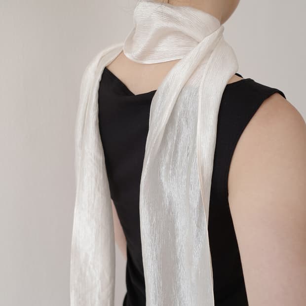 브리즈아카이브 샤샤 스카프/ 화이트 스카프 새것