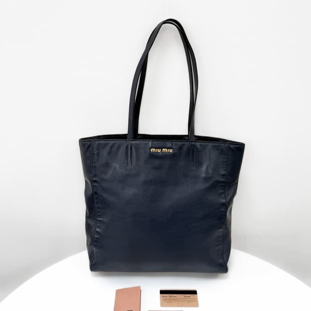 미우미우 소프트 카프스킨 쇼퍼백 R1914S