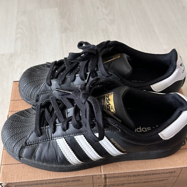 아디다스 슈퍼스타 240