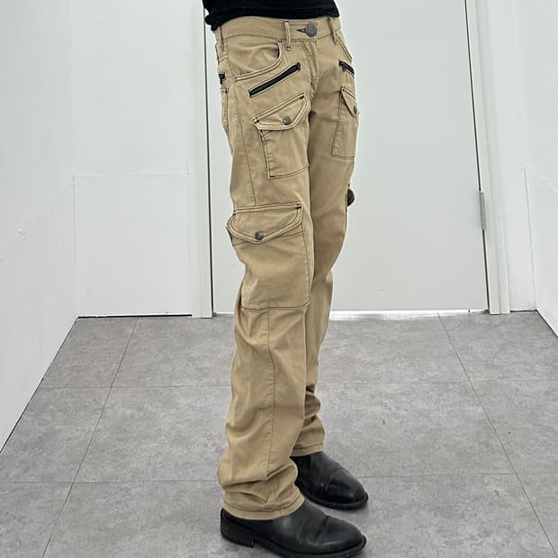 Lee zipper point back strap detail moto 