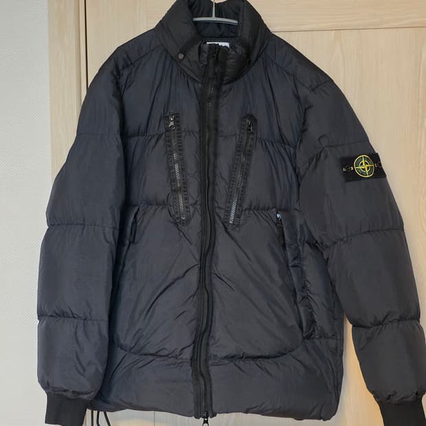 [21FW/M] 스톤아일랜드 크링클랩스 다운 논후드 숏 패딩