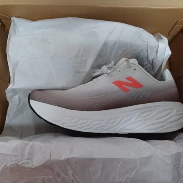 (새상품) 뉴발란스 런닝화 1080V14 280사이즈