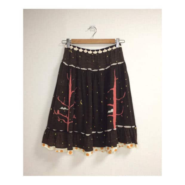 츠모리 치사토 브라운 프린팅 프릴 스커트