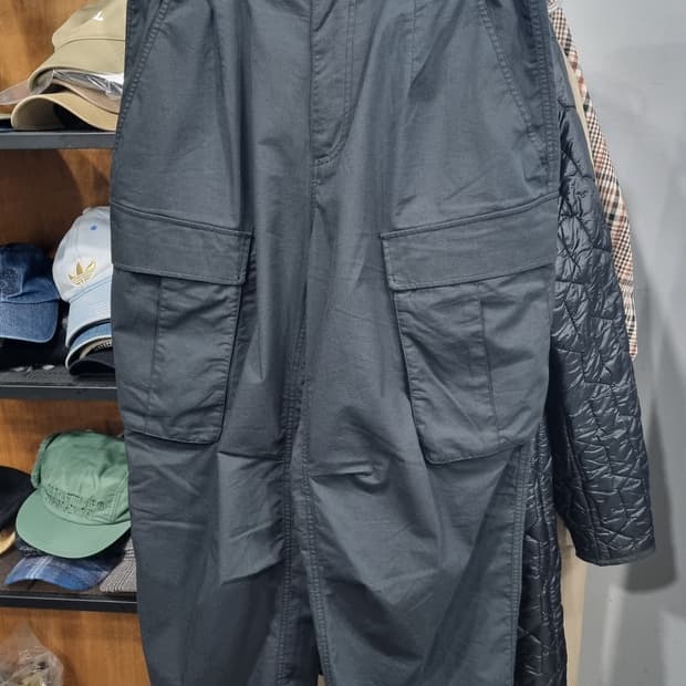 XL(33~34) NEW ERA 카고 남성 봄바지 이염 하자 xx