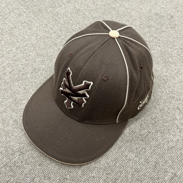 Zooyork borwn cap