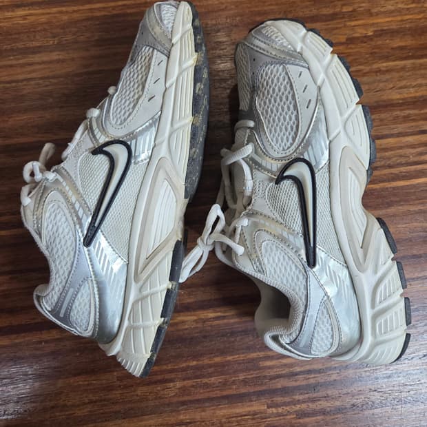 나이키 우먼스 v5 러닝화 245