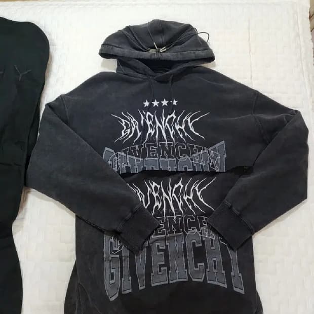 지방시  자수 후드티 M사이즈