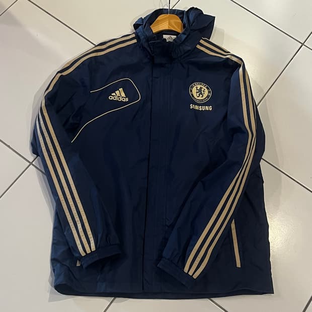 아디다스 첼시 백로고 네이비•골드 바람막이