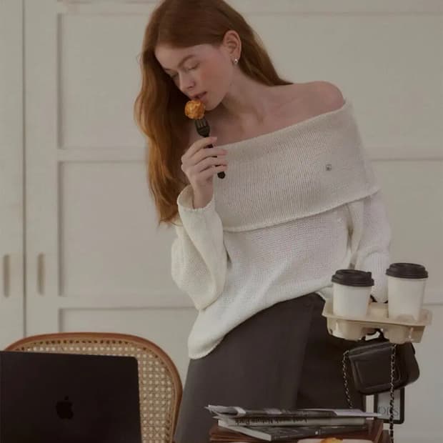 ODS 브리즈 오프숄더 니트