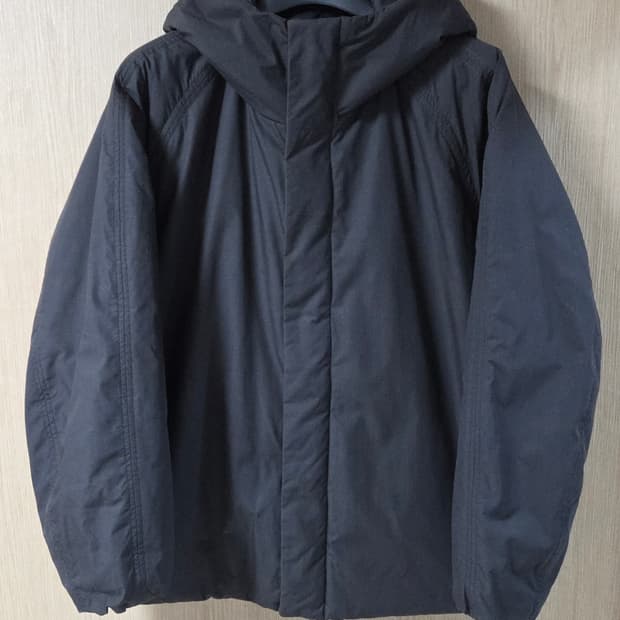 (착샷) 유니클로 U 퍼프테크 볼륨파카 르메르