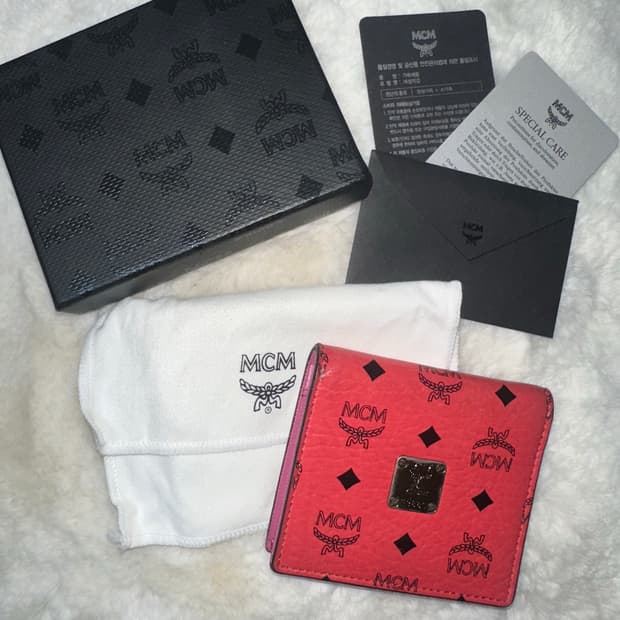 MCM 핑크 반지갑 갸루지갑