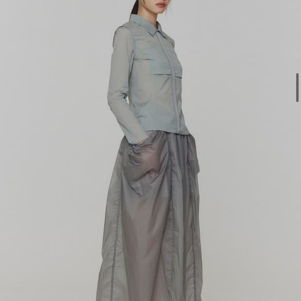 아모멘토 레이어드 시어링 스커트 그레이