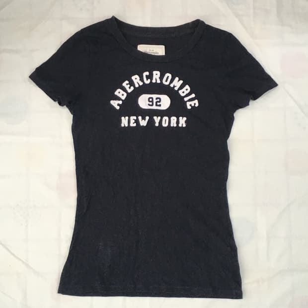 아베크롬비 Abercrombie 네이비 로고 티