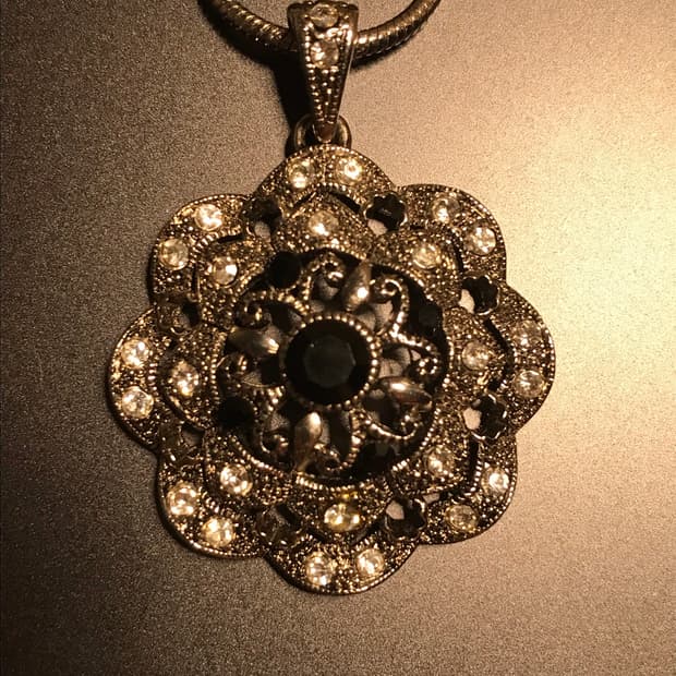 엔틱 목걸이 entic neckless