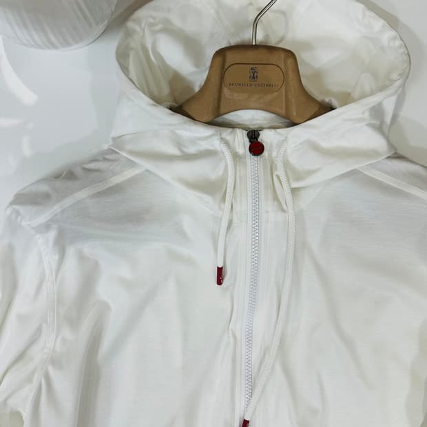 키톤 화이트 후드 집업 새상품