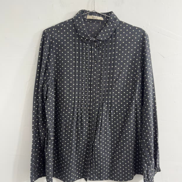 shuca dot pintuck shirt