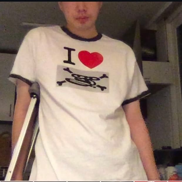 보이롱페이스 티셔츠판매