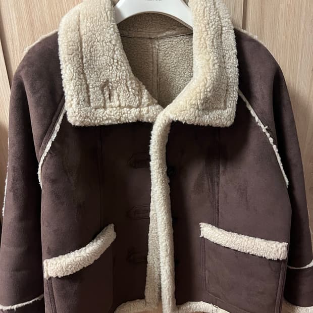 틸아이다이 무스탕