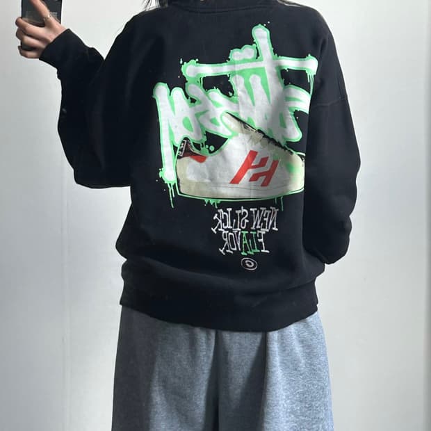 스투시 90s 빅로고 블랙 맨투맨