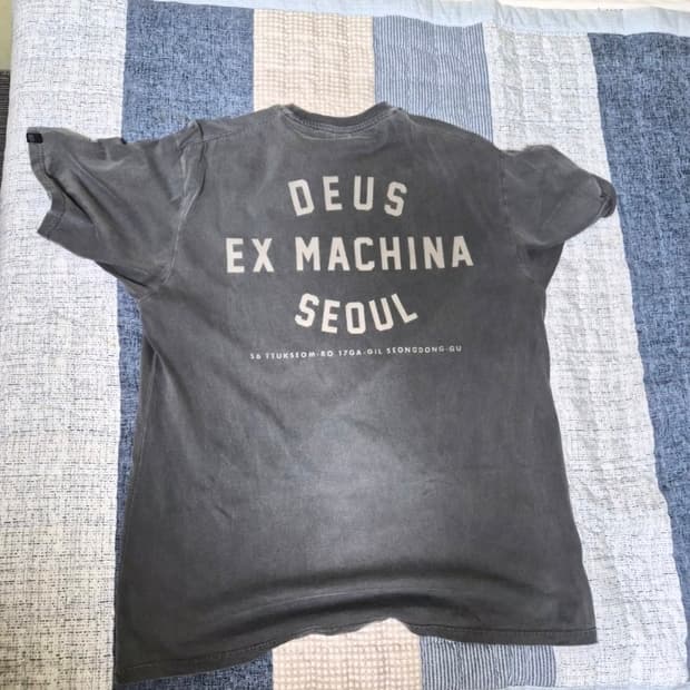 데우스 엑스 마키나 서울 어드레스라인 반팔티
