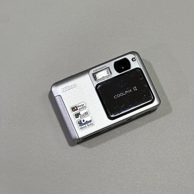 니콘 쿨픽스 Nikon Coolpix S2 (실버)