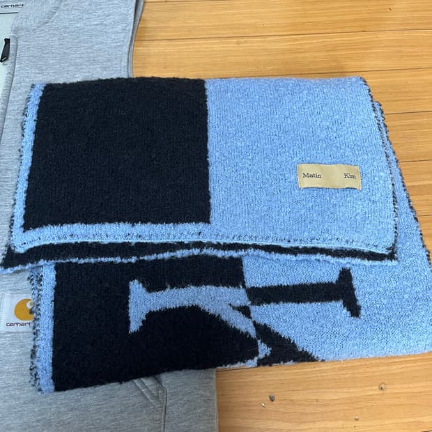 마뗑킴 머플러 블루