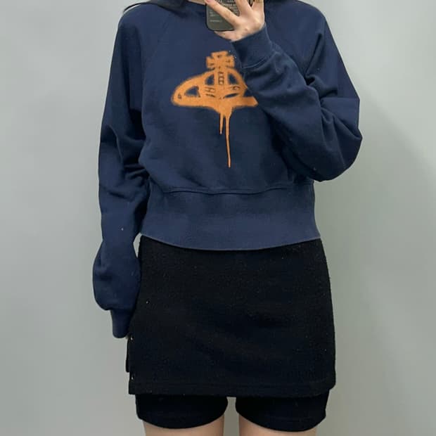 비비안웨스트우드 스프레이 네이비 크롭 맨투맨