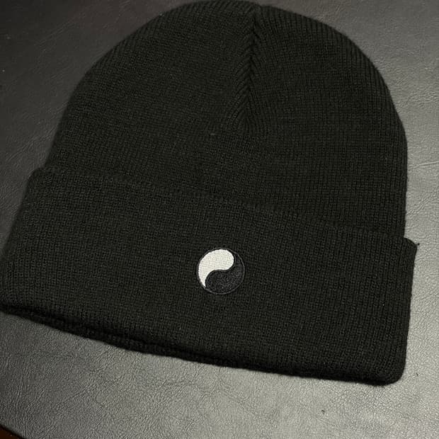 아워레가시 스투시 음양 비니