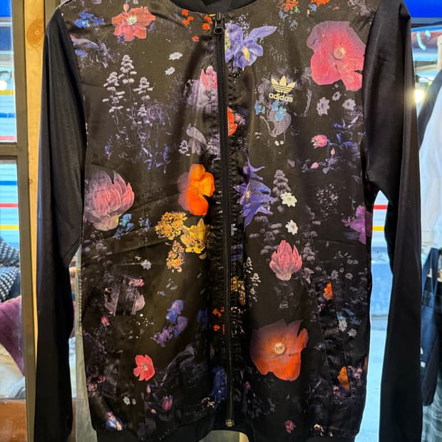 아디다스 플라워 패턴 져지