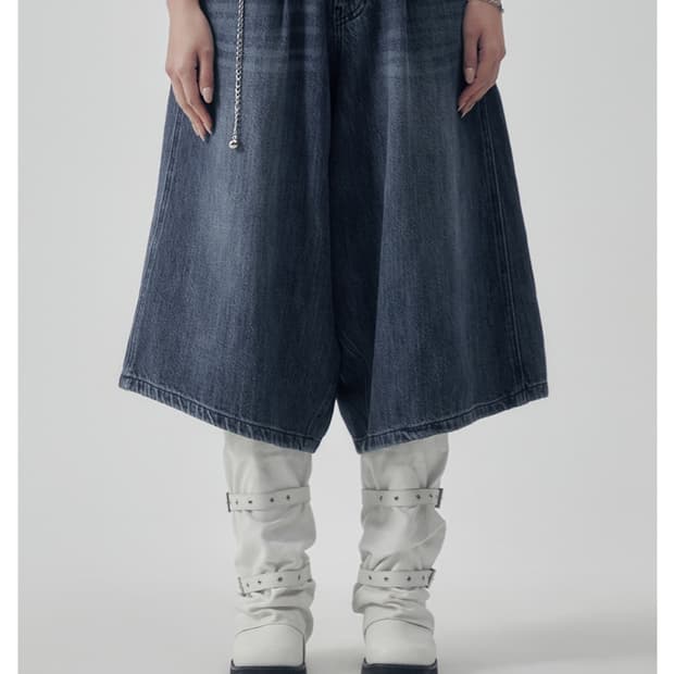 트리밍버드 Carpenter-Strap Bermuda Denim Pant
