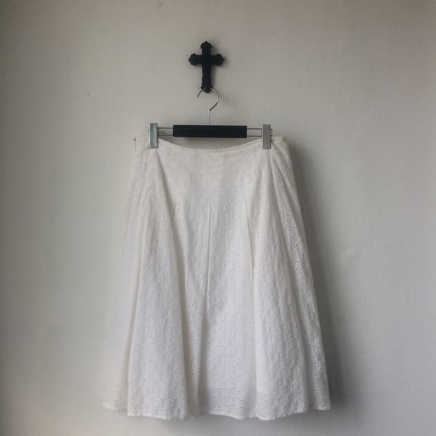 Punching pleats skirt