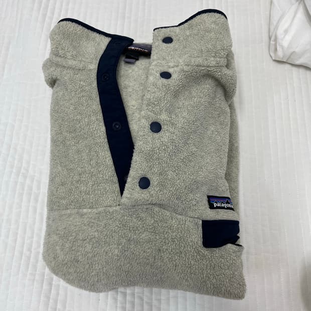 파타고니아 신칠라 오트밀 M 판매합니다