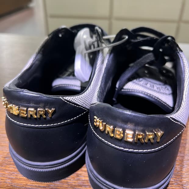 버버리 로우탑 스니커즈