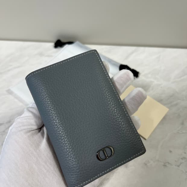 디올 CD 아이콘 버티컬 바이폴드 지갑