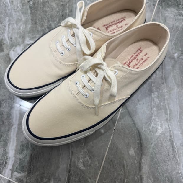 와쿠와 덱슈즈 오프화이트 270사이즈 판매합니다