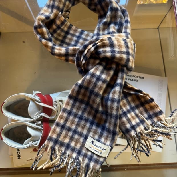 아쿠아스큐텀 캐시미어 머플러 