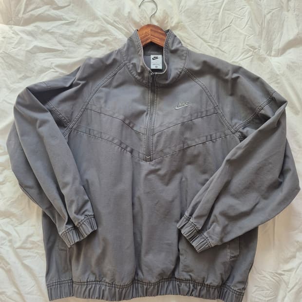 나이키 윈드러너 캔버스 하프집업 아노락 스모크 그레이
